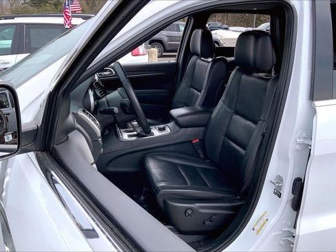 Used 2022 Jeep Grand Cherokee Limited image 8