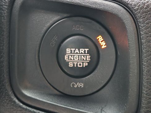 Used 2024 Jeep Wrangler Unlimited Sport AWD/4WD image 31