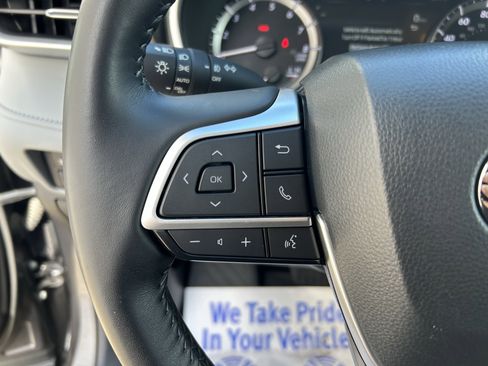 Certified 2024 Toyota Highlander XLE image 23