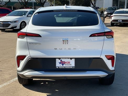 Used 2025 Buick Envista Preferred image 6