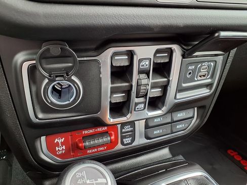 New 2026 Jeep Wrangler Unlimited Rubicon AWD/4WD image 10