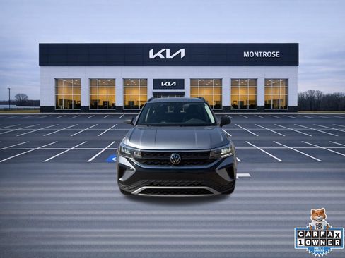 Used 2024 Volkswagen Taos S FWD image 2