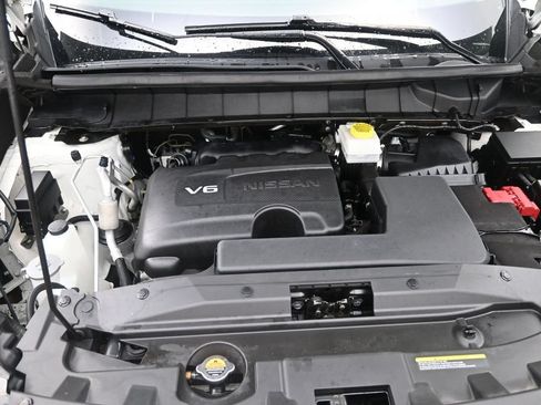 Used 2023 Nissan Pathfinder Platinum w/ Black Appearance Package AWD/4WD image 25