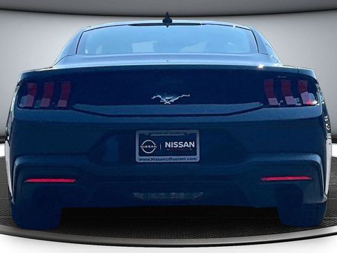 Used 2024 Ford Mustang Coupe RWD image 6