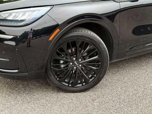 Used 2023 Lincoln Corsair AWD w/ Equipment Group 101A image 10