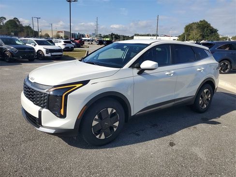 New 2026 Kia Sportage LX image 2