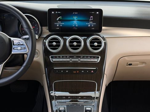 Certified 2021 Mercedes-Benz GLC 300 image 4