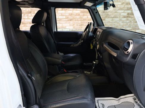 Used 2017 Jeep Wrangler Unlimited Sahara image 26