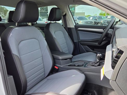 Used 2026 Volkswagen Jetta SE FWD image 51