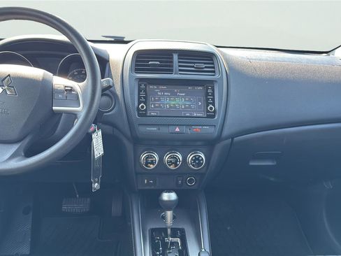 Used 2025 Mitsubishi Outlander Sport ES AWD/4WD image 9