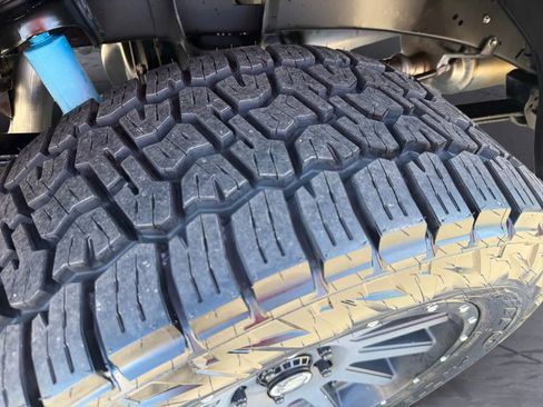 Used 2016 Toyota Tundra Limited w/ Limited Premium Package AWD/4WD image 34