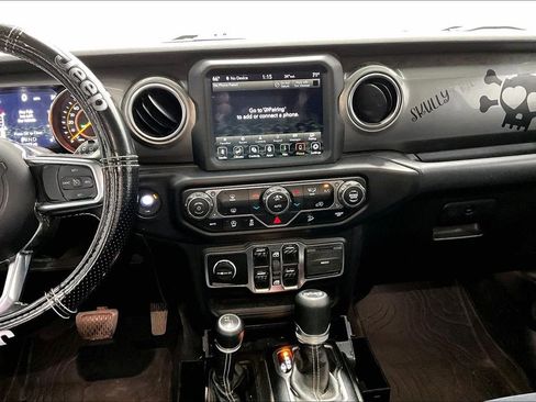 Used 2020 Jeep Wrangler Unlimited Sahara image 8