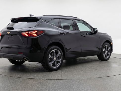Used 2025 Chevrolet Blazer LT image 9