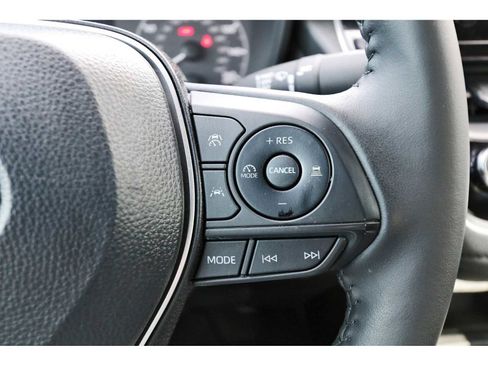 Used 2025 Toyota Corolla SE image 16