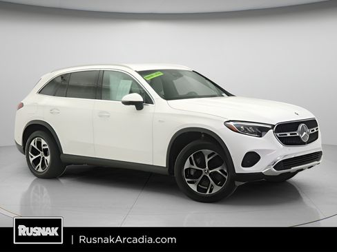 Used 2025 Mercedes-Benz GLC 350e 4MATIC image 1