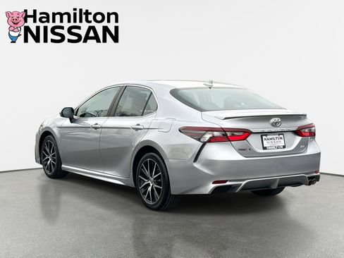 Used 2024 Toyota Camry SE w/ Convenience Package image 4