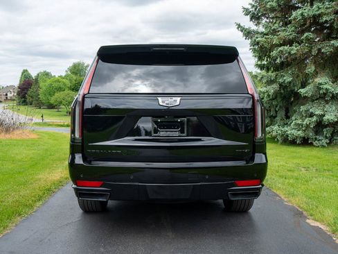 Used 2023 Cadillac Escalade ESV Sport Platinum AWD/4WD image 4