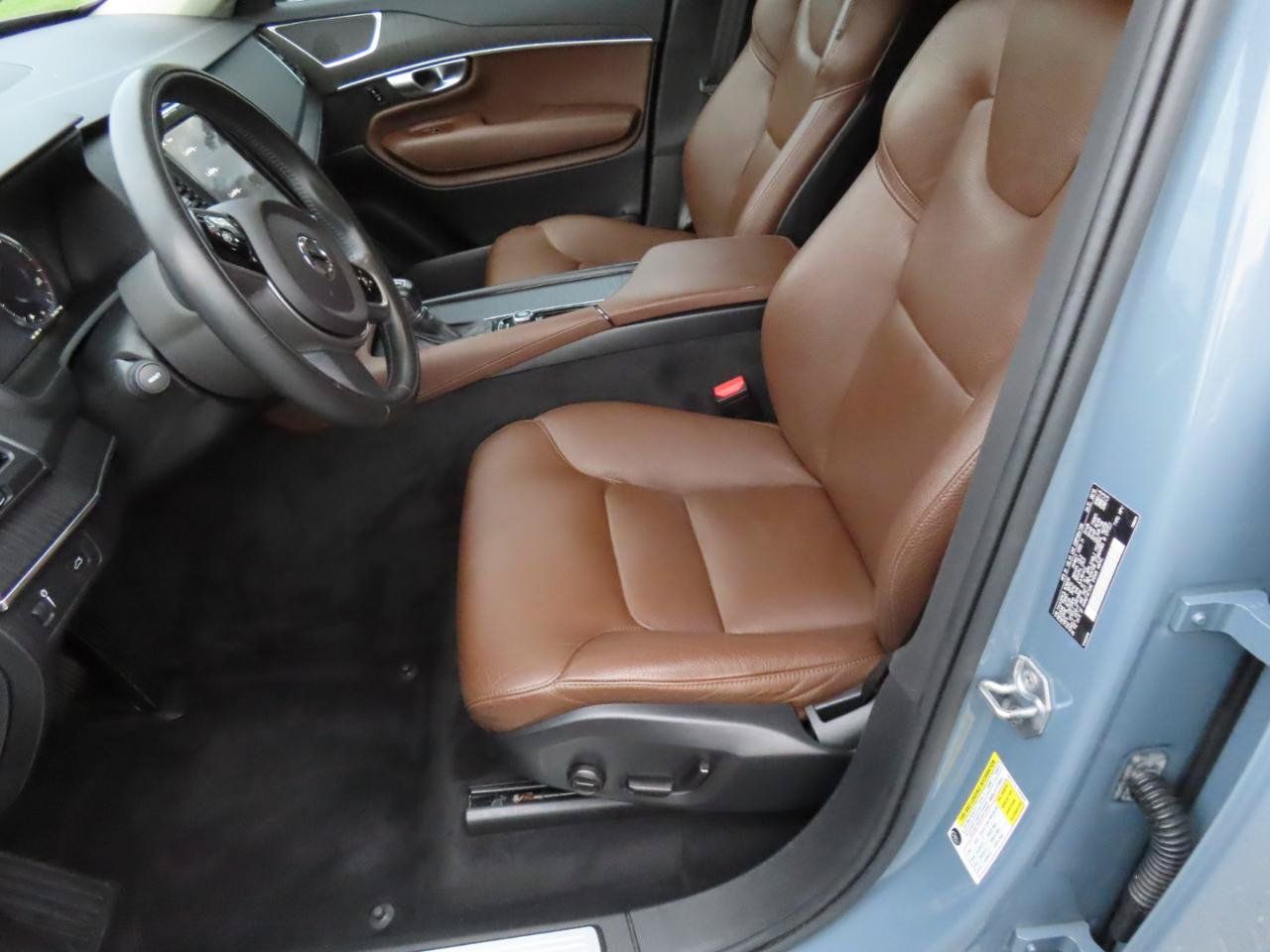Used 2020 Volvo XC90 T6 Momentum AWD/4WD image 11