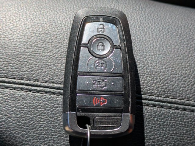 Used 2018 Ford Mustang Premium RWD image 28