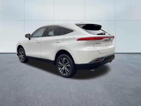 Used 2023 Toyota Venza LE image 7