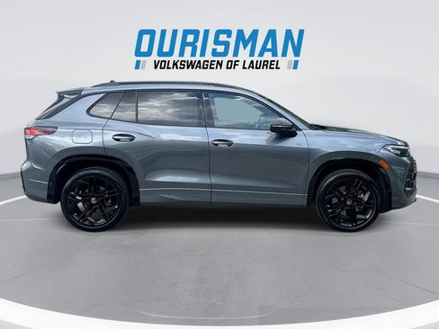 Used 2025 Volkswagen Tiguan SE R-Line AWD/4WD image 9