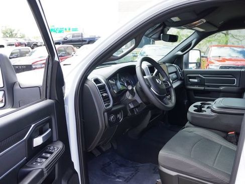 Used 2025 RAM 2500 Big Horn AWD/4WD image 15