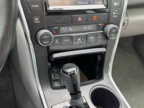 Used 2015 Toyota Camry XLE image 11
