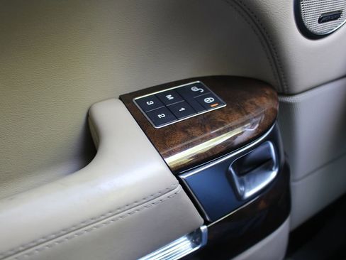 Used 2016 Land Rover Range Rover Supercharged AWD/4WD image 11