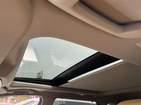 Used 2022 Nissan Rogue Platinum w/ Head-Up Display Package image 22