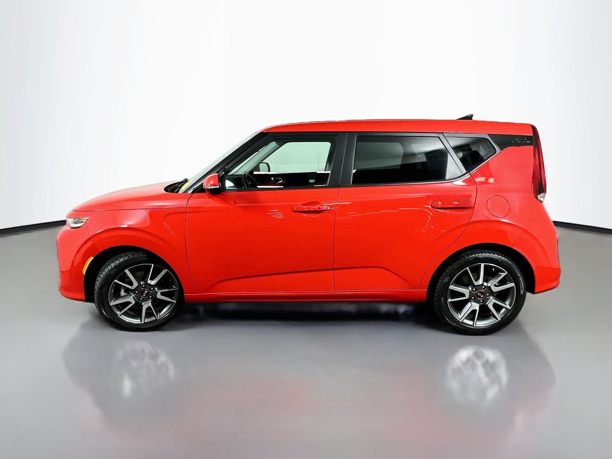 Used 2020 Kia Soul GT-Line Turbo FWD image 4