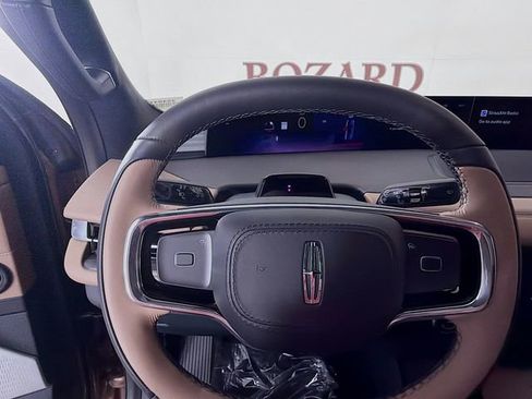 New 2025 Lincoln Navigator L Black Label AWD/4WD image 11