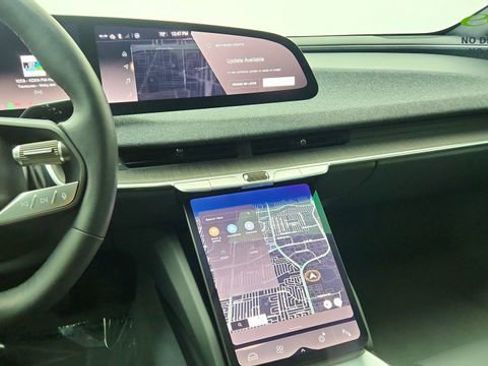 Used 2024 Lucid Air Pure RWD image 44