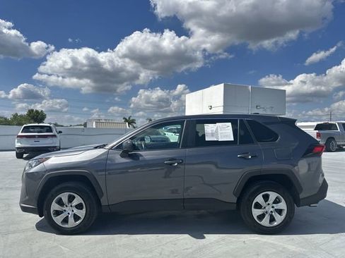 Used 2022 Toyota RAV4 LE image 16