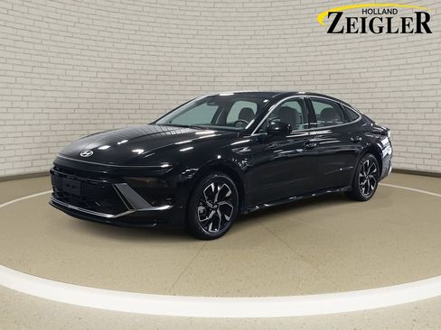 Certified 2025 Hyundai Sonata SEL image 1