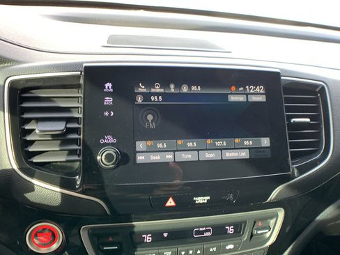 Used 2021 Honda Pilot Touring image 17