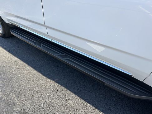 Used 2024 Cadillac Escalade ESV Premium Luxury image 26