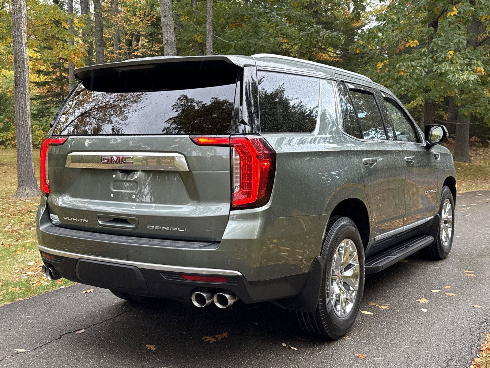 Used 2023 GMC Yukon Denali AWD/4WD image 7