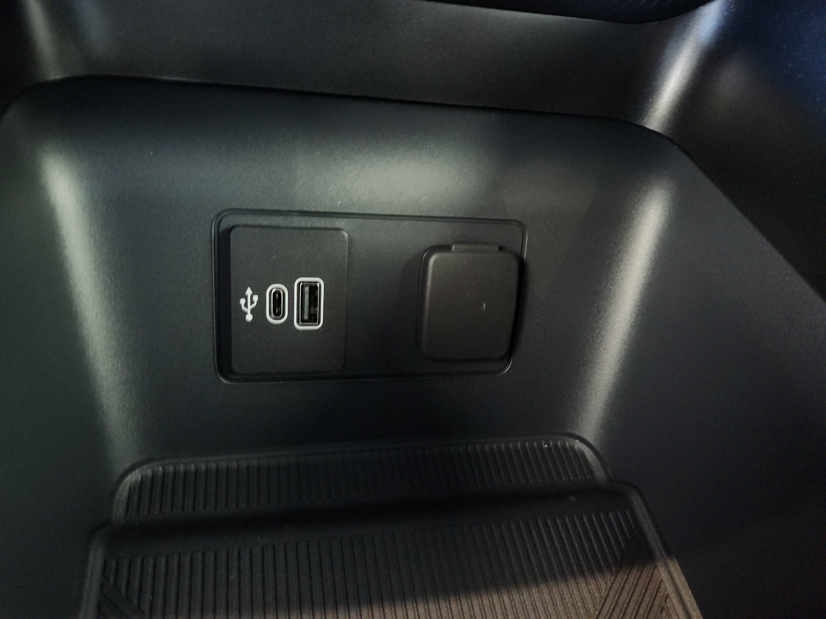 New 2026 Ford Explorer ST-Line w/ Premium Package RWD image 27