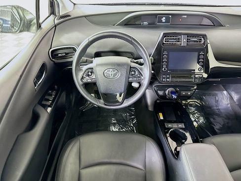 Certified 2022 Toyota Prius FWD image 4