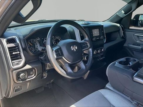 Used 2022 RAM 1500 4x4 Crew Cab image 12
