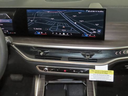 Used 2025 BMW X7 xDrive40i w/ Parking Assistance Package AWD/4WD image 23