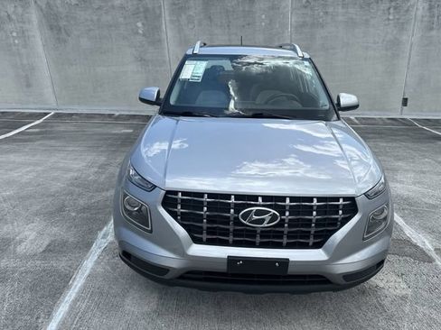 Used 2025 Hyundai Venue SEL FWD image 38
