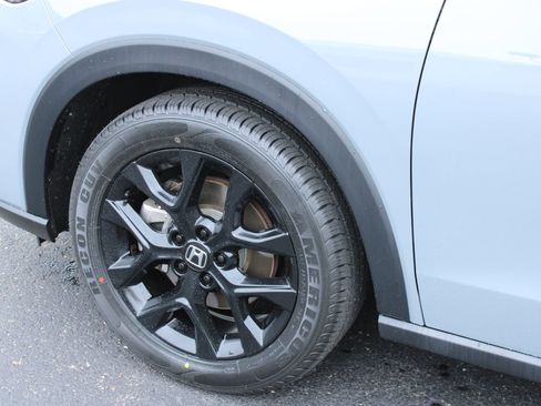 Used 2025 Honda HR-V Sport image 11