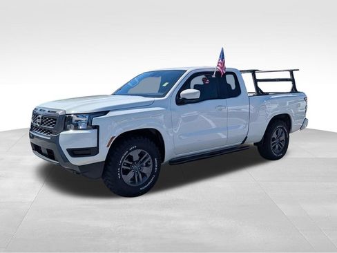 Used 2025 Nissan Frontier SV RWD image 8