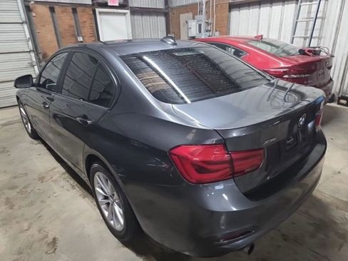 Used 2017 BMW 320i xDrive Sedan AWD/4WD image 3