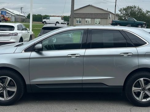 Used 2024 Ford Edge SEL w/ Convenience Package AWD/4WD image 3