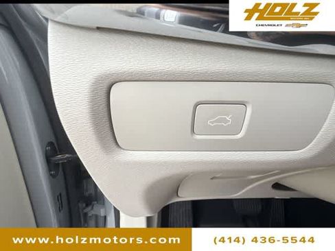 Used 2025 Volvo V90 B6 Cross Country Plus w/ Protection Package Premier AWD/4WD image 18