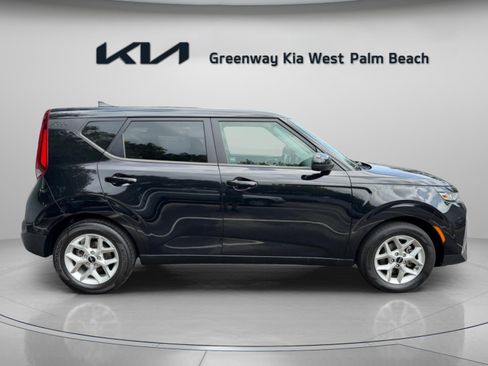 Used 2022 Kia Soul LX w/ Technology Package FWD image 8