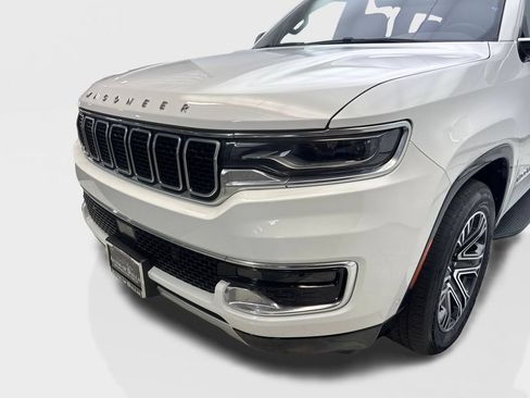Used 2024 Jeep Wagoneer L Series II RWD image 16