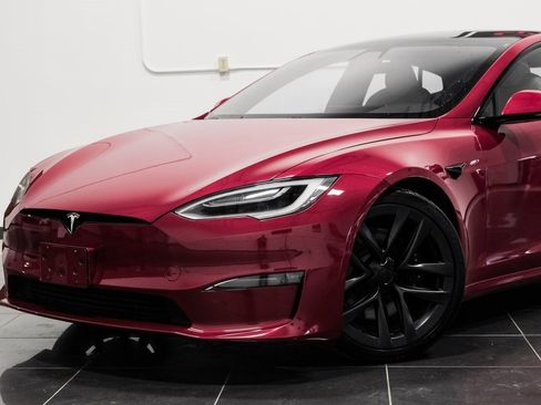Used 2021 Tesla Model S Plaid image 9